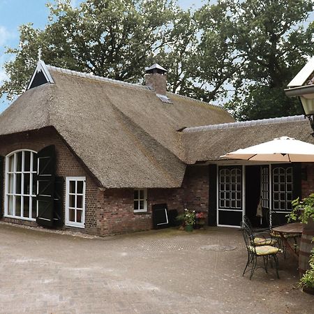 Villa on an Estate in Rheezerveen with Garden Buitenkant foto