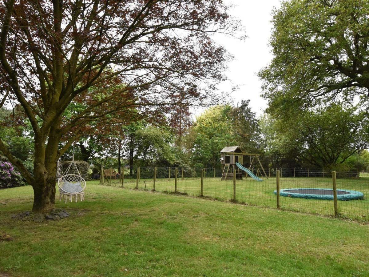 Villa on an Estate in Rheezerveen with Garden Buitenkant foto